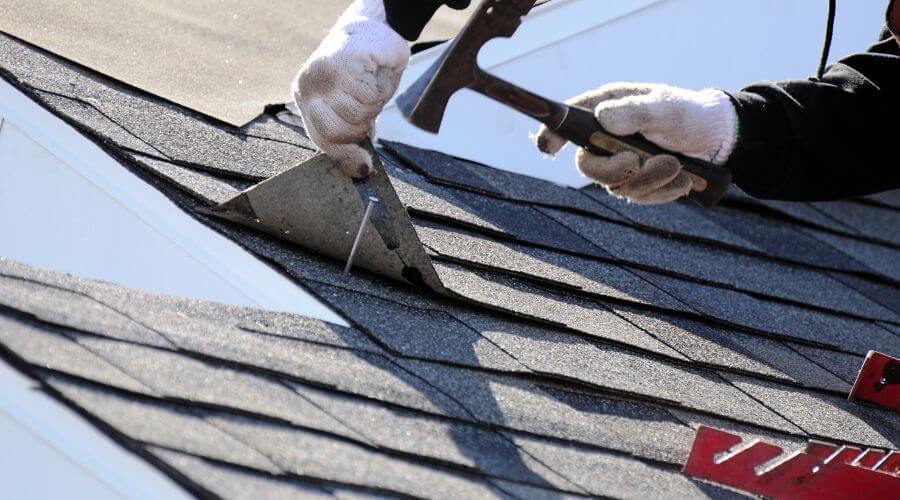 Professional gutter cleaning in Midvale, OH